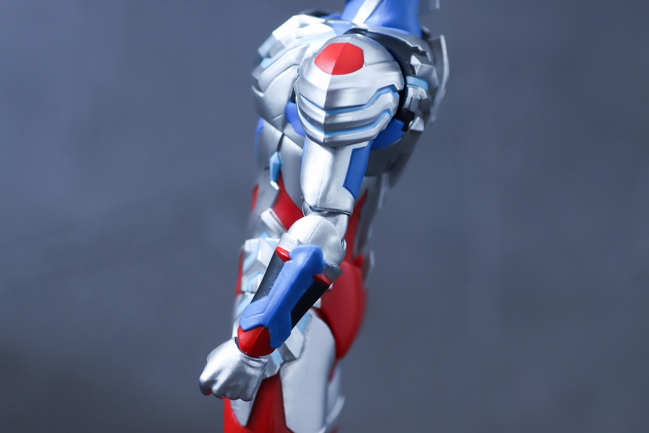 S.H.フィギュアーツ ウルトラマンゼット アルファエッジ(ニュージェネレーション スターズver.) レビュー 本体