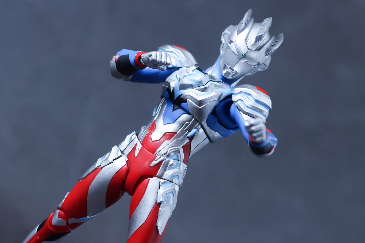 S.H.フィギュアーツ ウルトラマンゼット アルファエッジ(ニュージェネレーション スターズver.) レビュー アクション