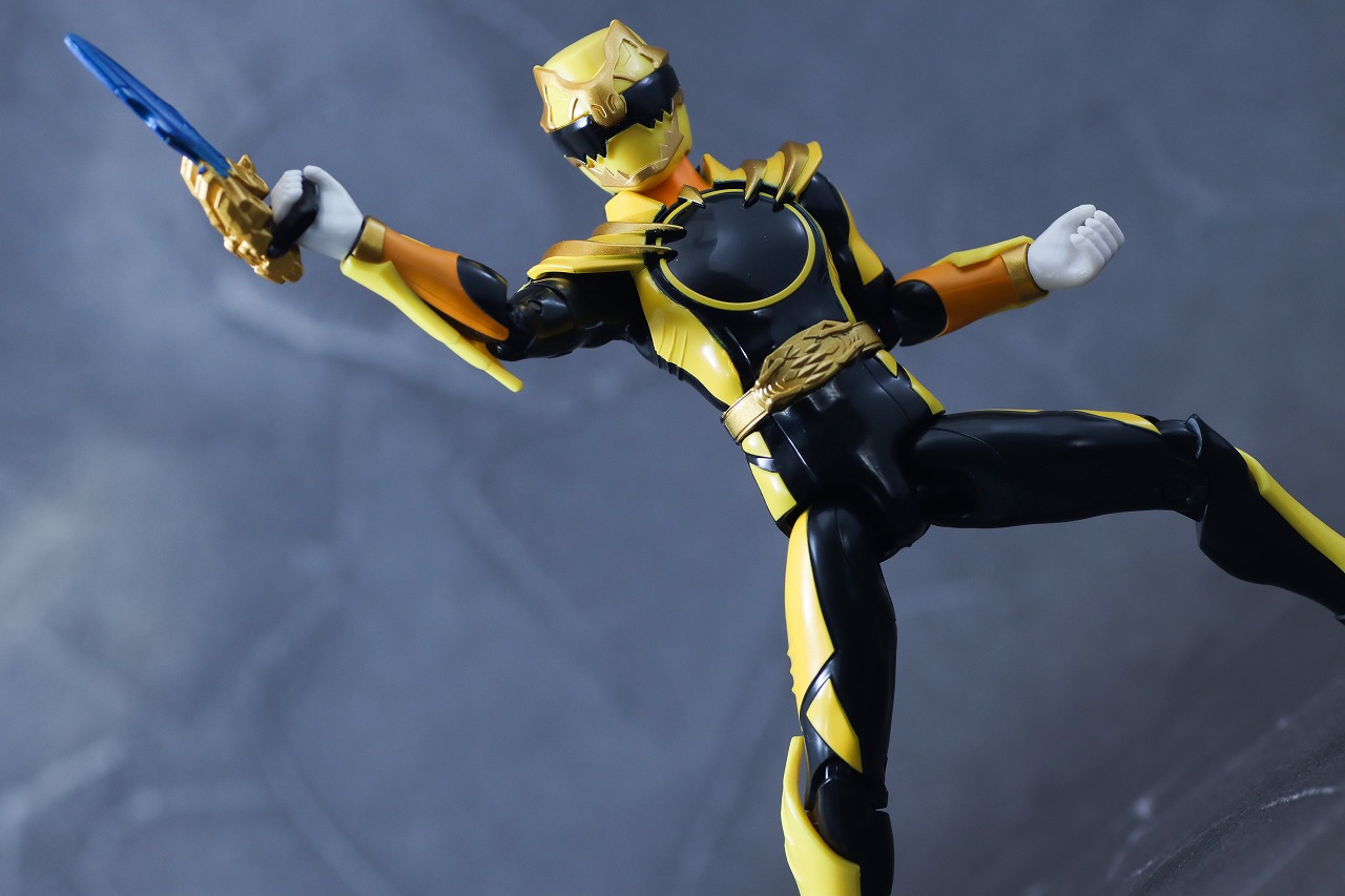 アクションヒーロー ゴジュウティラノ レビュー アクション