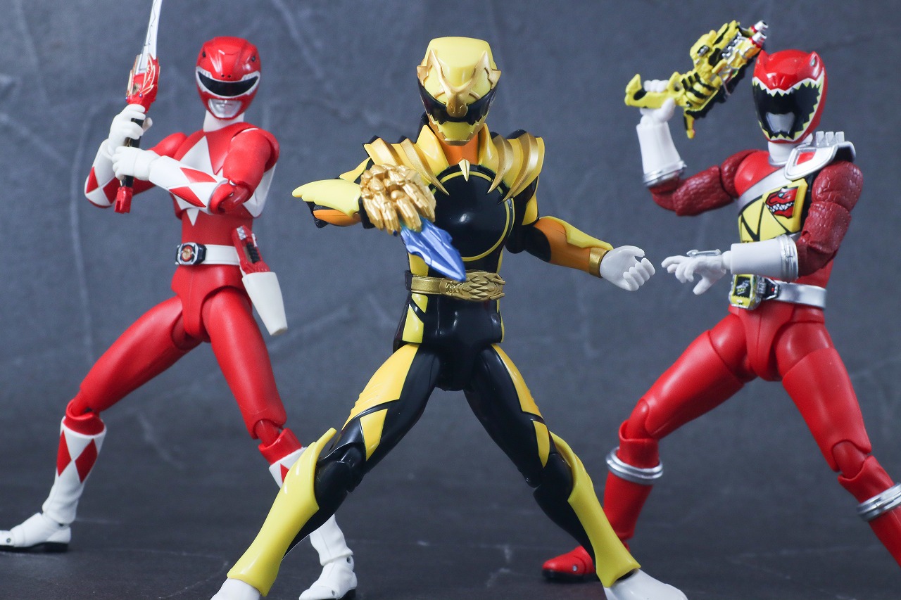アクションヒーロー ゴジュウティラノ レビュー アクション S.H.フィギュアーツ ティラノレンジャー 真骨彫製法 キョウリュウレッド
