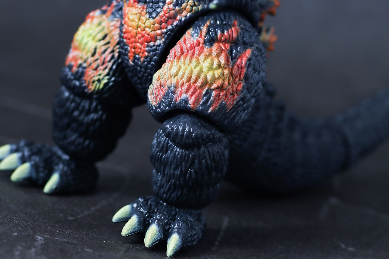 ゴジラアクションフィギュア バーニングゴジラ レビュー 本体
