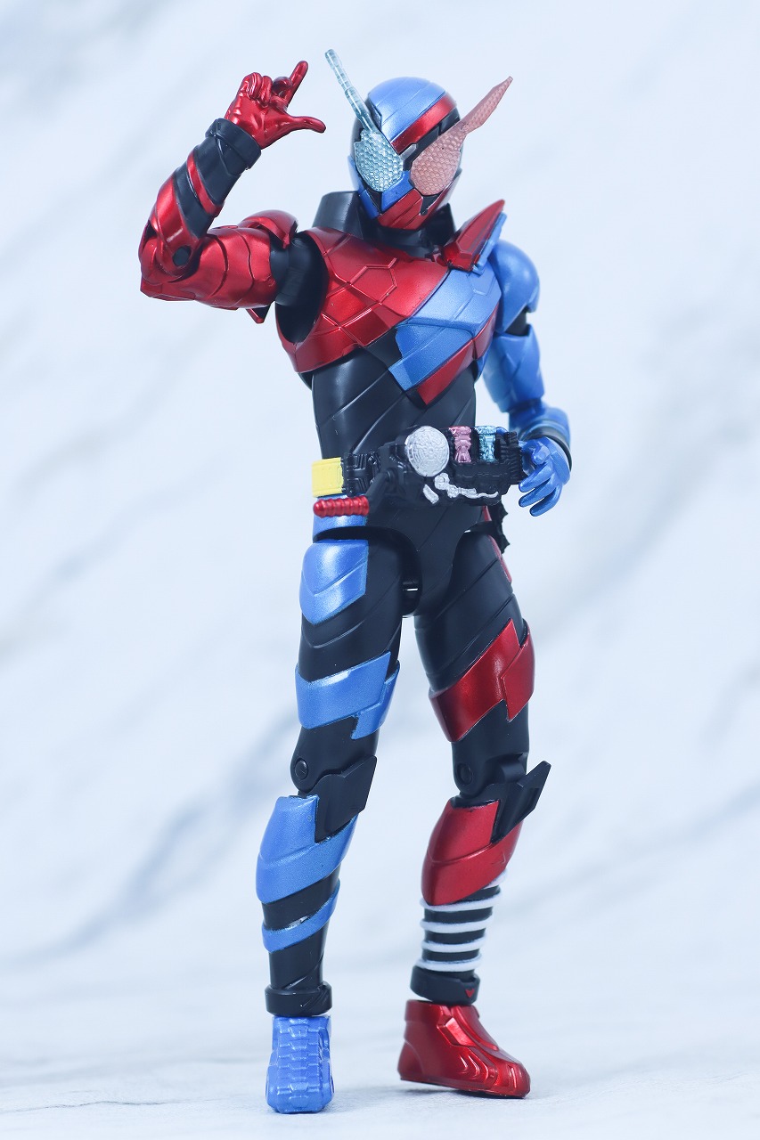 アクションフィギュア 仮面ライダービルド ラビットタンクフォーム レビュー 本体