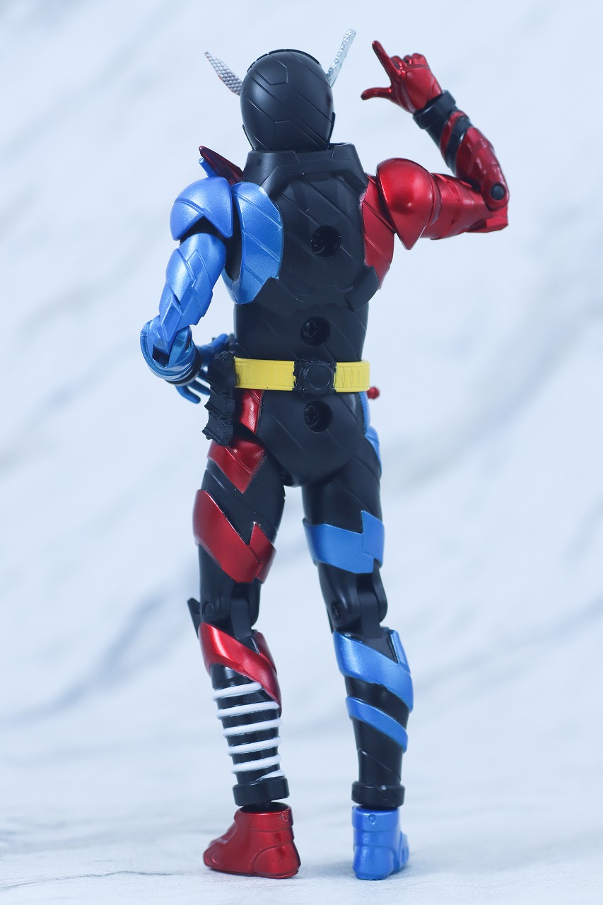 アクションフィギュア 仮面ライダービルド ラビットタンクフォーム レビュー 本体