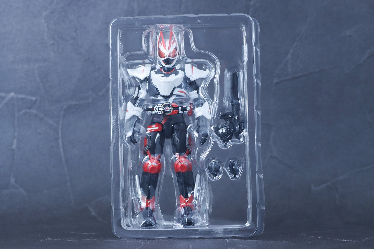 アクションフィギュア 仮面ライダーギーツ マグナムブーストフォーム レビュー パッケージ