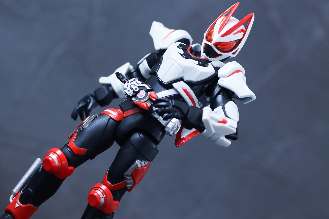 アクションフィギュア 仮面ライダーギーツ マグナムブーストフォーム レビュー アクション