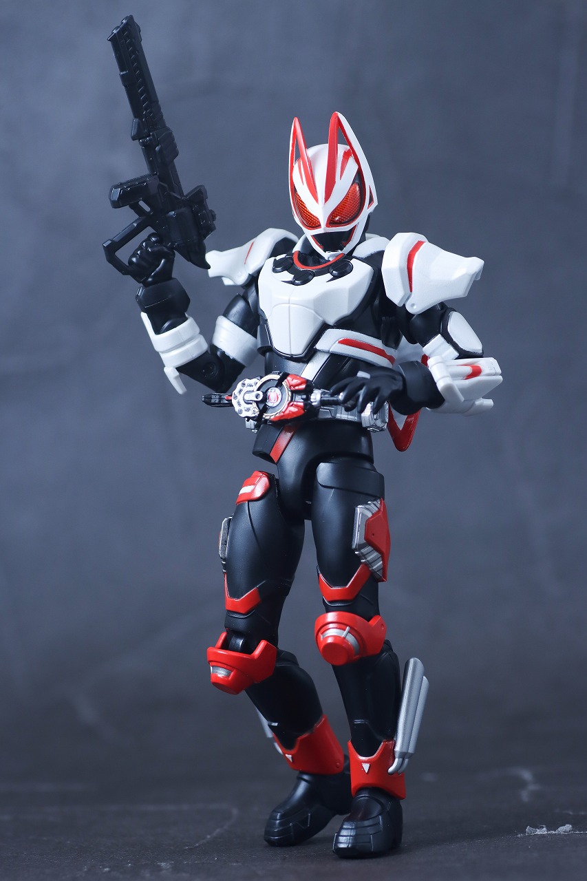 アクションフィギュア 仮面ライダーギーツ マグナムブーストフォーム レビュー 本体