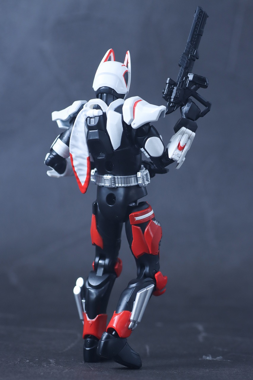 アクションフィギュア 仮面ライダーギーツ マグナムブーストフォーム レビュー 本体