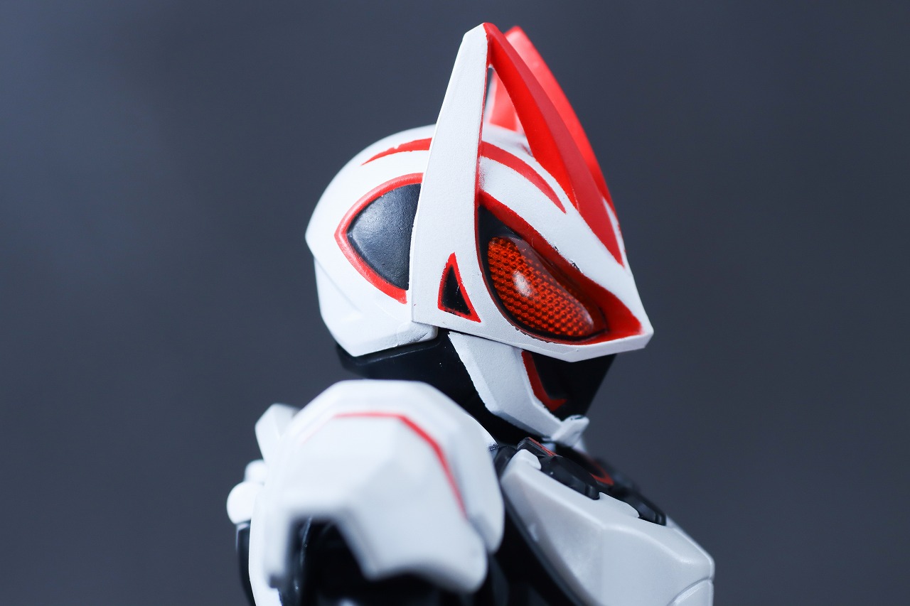 アクションフィギュア 仮面ライダーギーツ マグナムブーストフォーム レビュー 本体