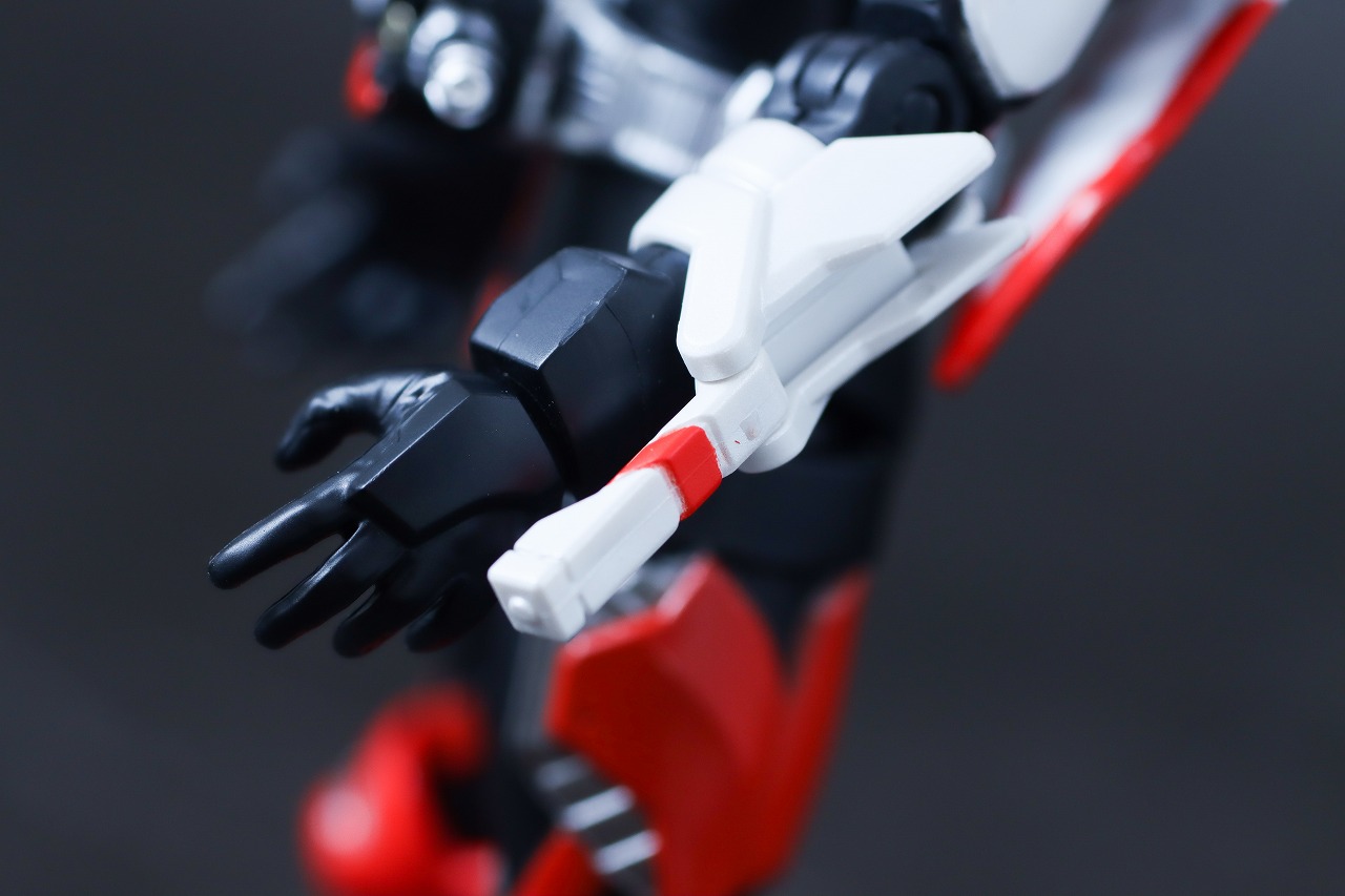 アクションフィギュア 仮面ライダーギーツ マグナムブーストフォーム レビュー 本体