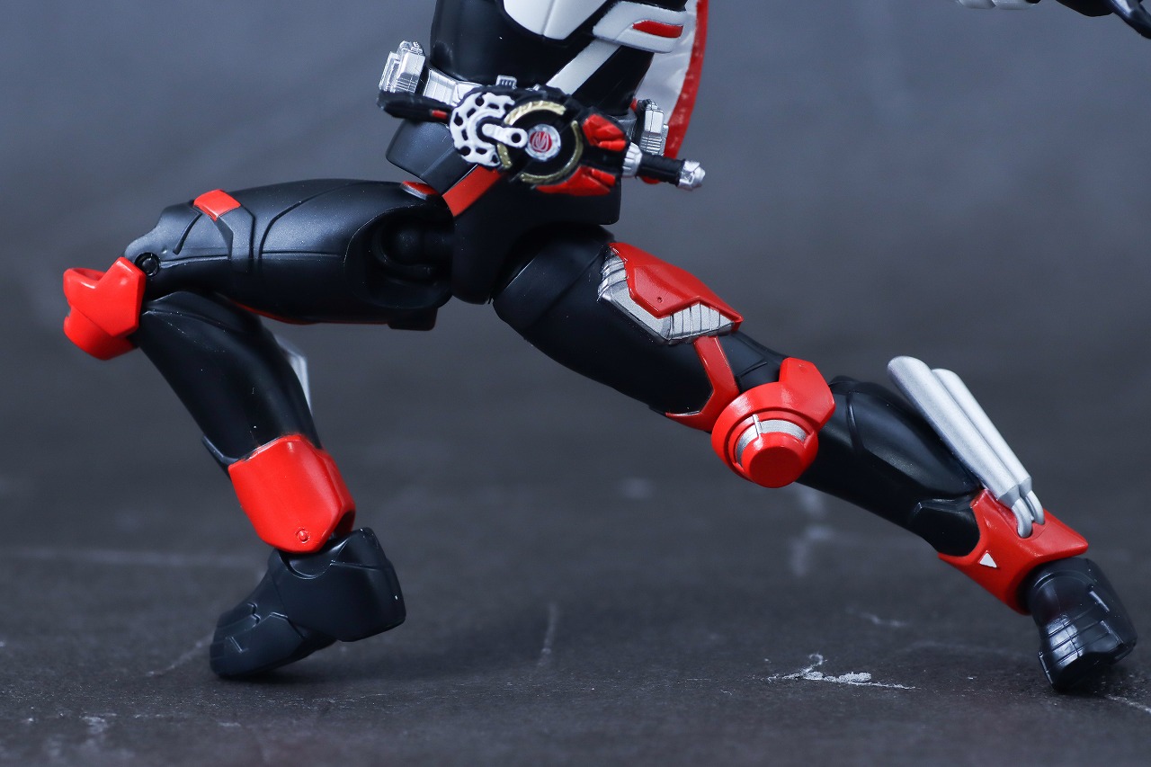 アクションフィギュア 仮面ライダーギーツ マグナムブーストフォーム レビュー 可動範囲