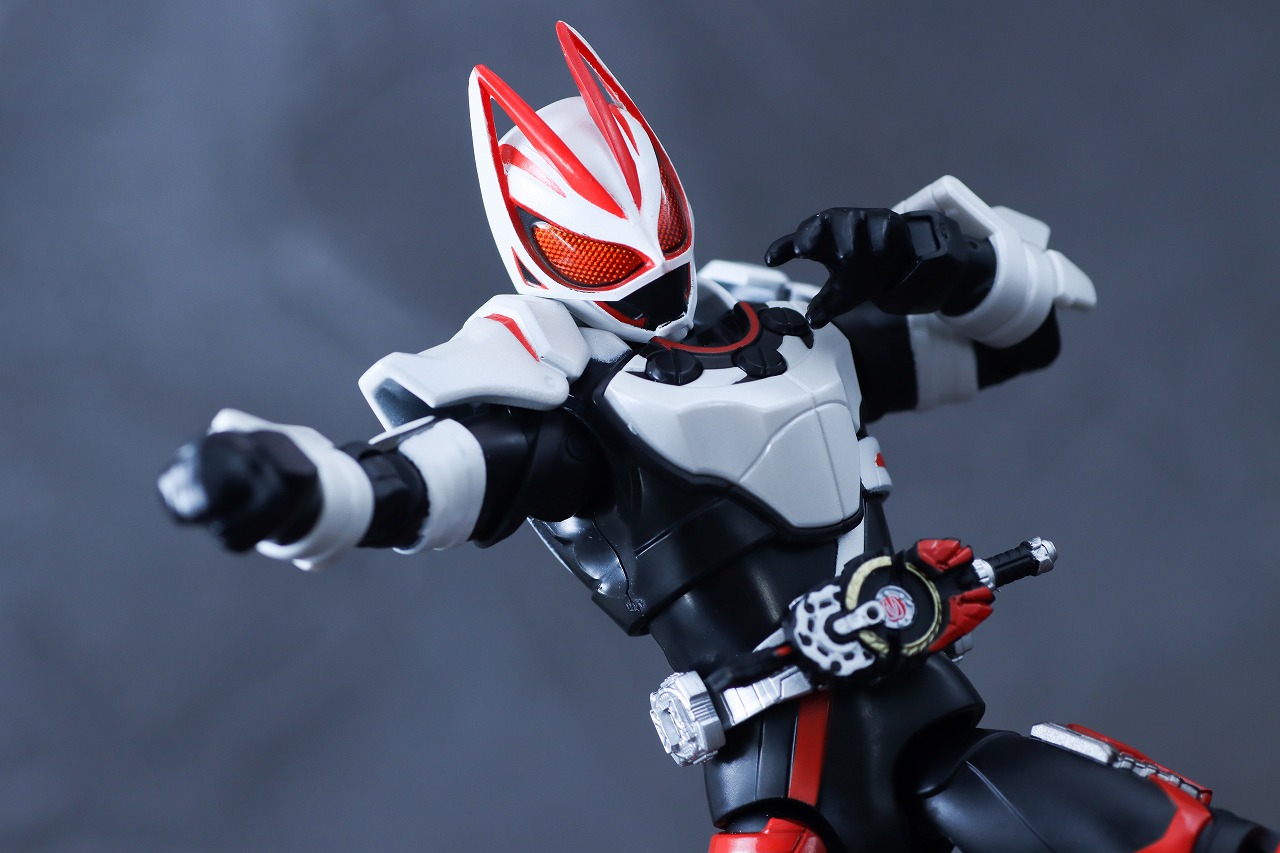 アクションフィギュア 仮面ライダーギーツ マグナムブーストフォーム レビュー アクション
