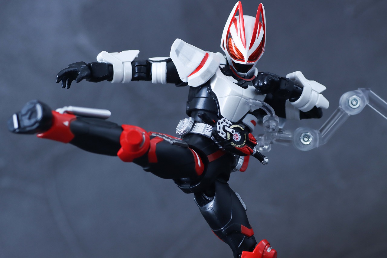 アクションフィギュア 仮面ライダーギーツ マグナムブーストフォーム レビュー アクション