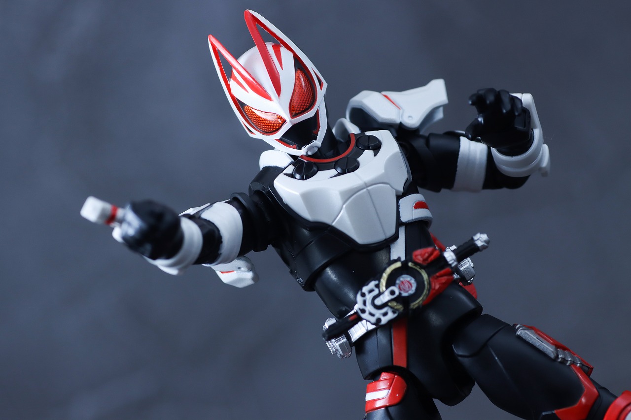 アクションフィギュア 仮面ライダーギーツ マグナムブーストフォーム レビュー アクション