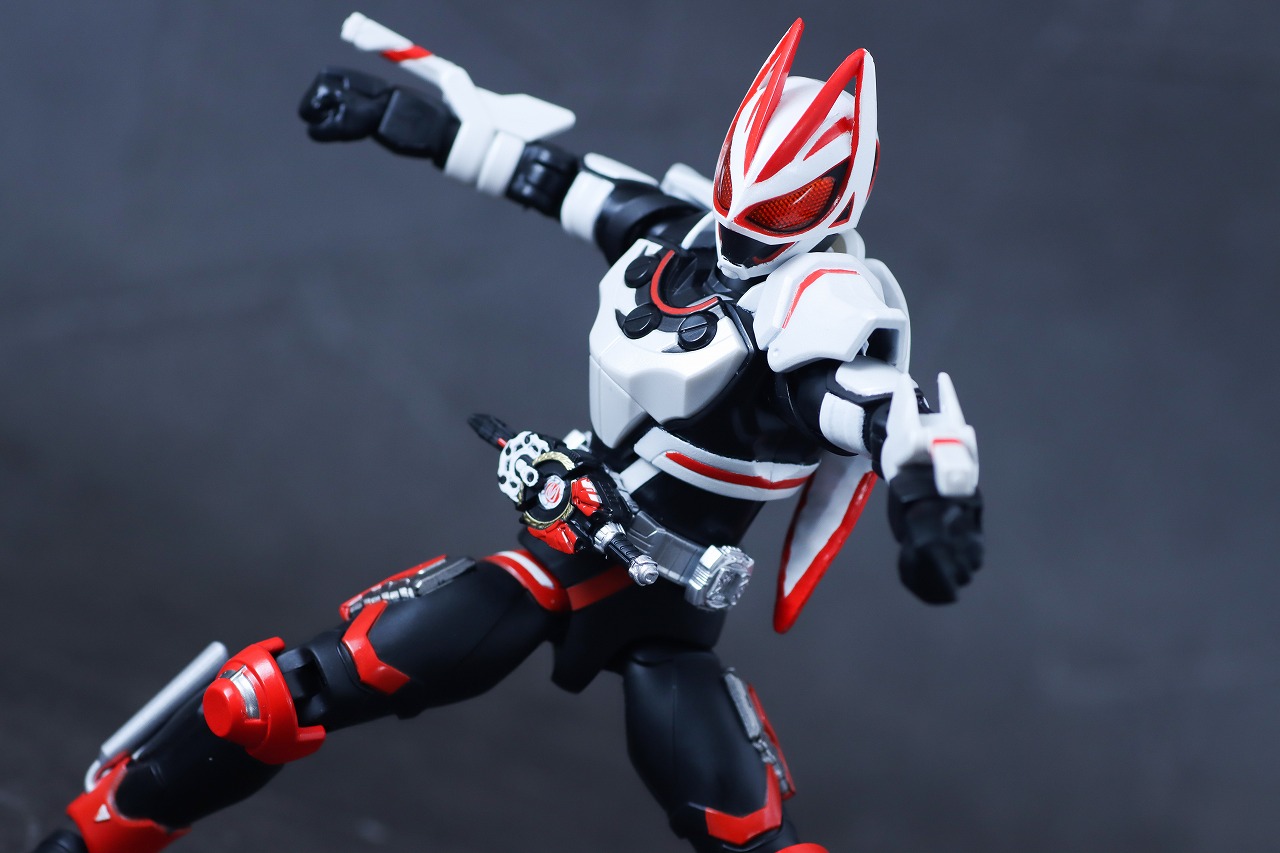 アクションフィギュア 仮面ライダーギーツ マグナムブーストフォーム レビュー アクション