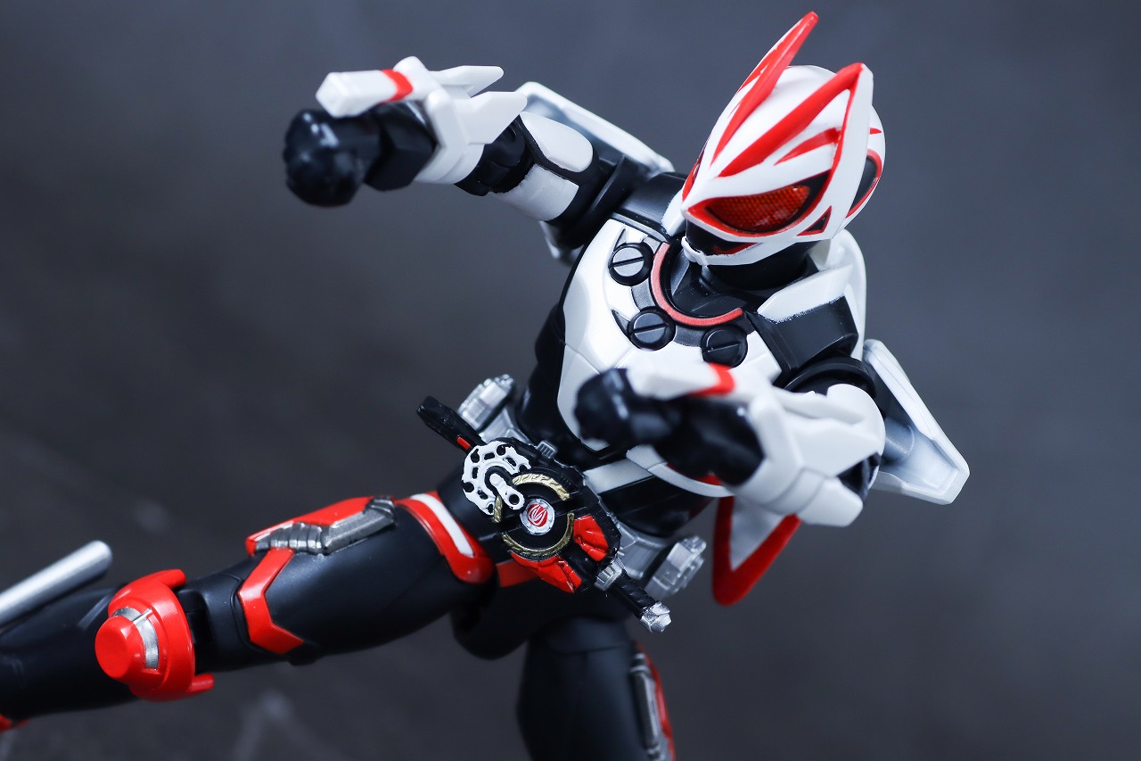アクションフィギュア 仮面ライダーギーツ マグナムブーストフォーム レビュー アクション
