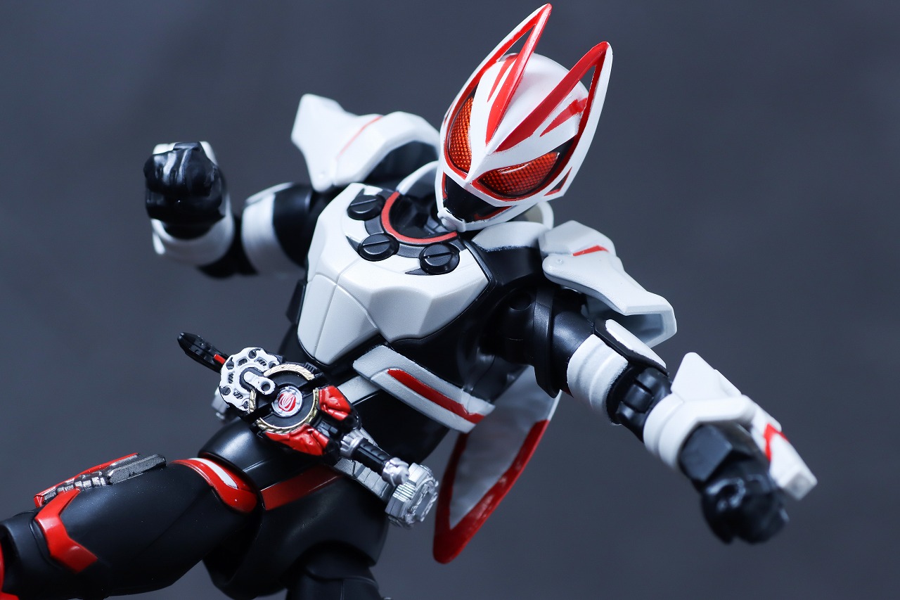 アクションフィギュア 仮面ライダーギーツ マグナムブーストフォーム レビュー アクション