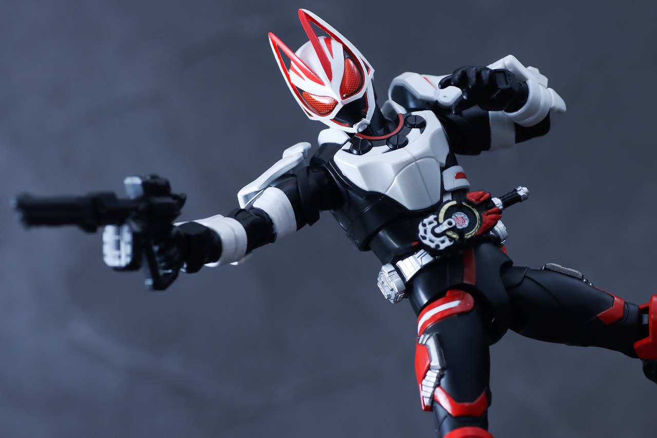 アクションフィギュア 仮面ライダーギーツ マグナムブーストフォーム レビュー アクション