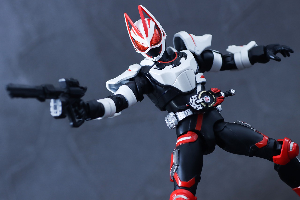 アクションフィギュア 仮面ライダーギーツ マグナムブーストフォーム レビュー アクション