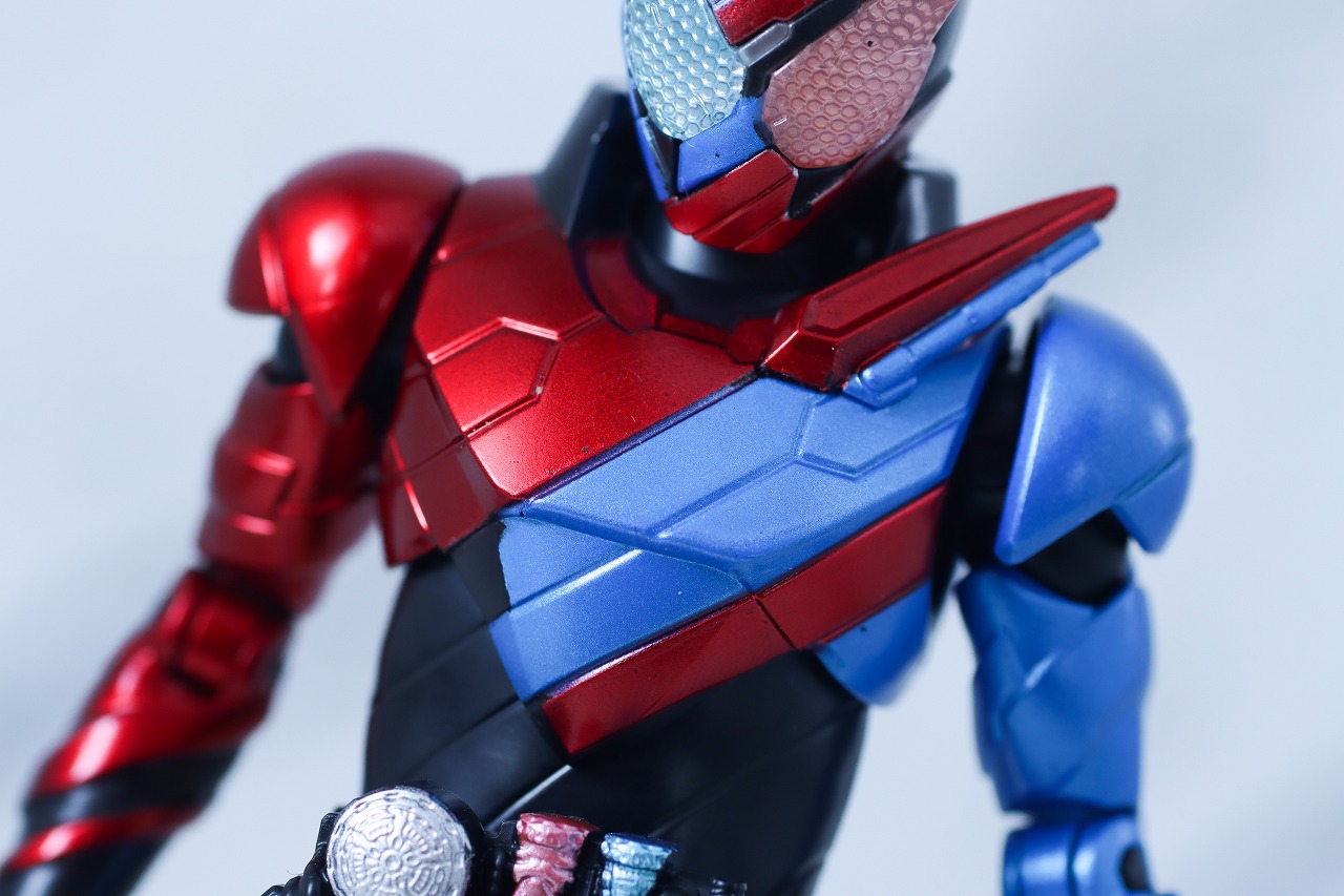 アクションフィギュア 仮面ライダービルド ラビットタンクフォーム レビュー 本体