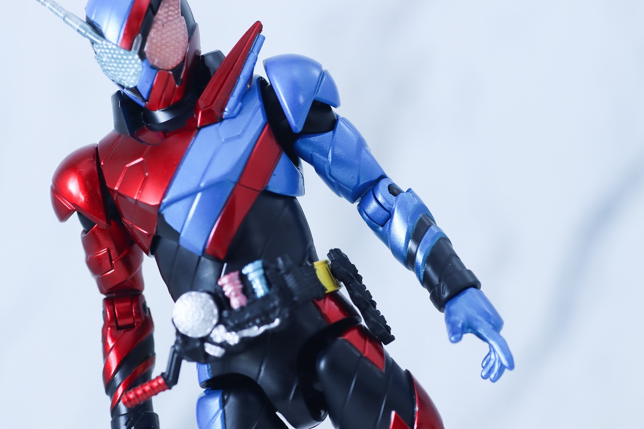 アクションフィギュア 仮面ライダービルド ラビットタンクフォーム レビュー 本体