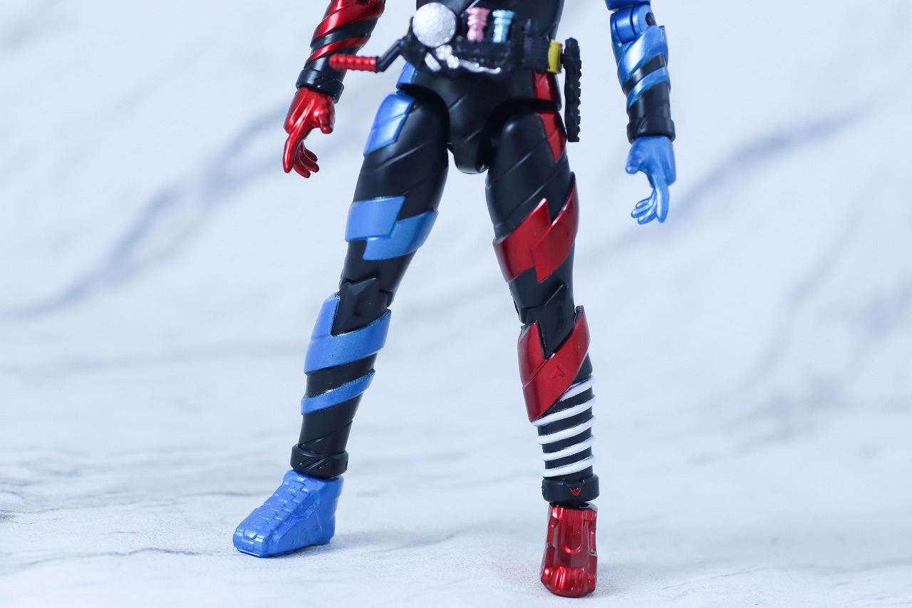 アクションフィギュア 仮面ライダービルド ラビットタンクフォーム レビュー 本体