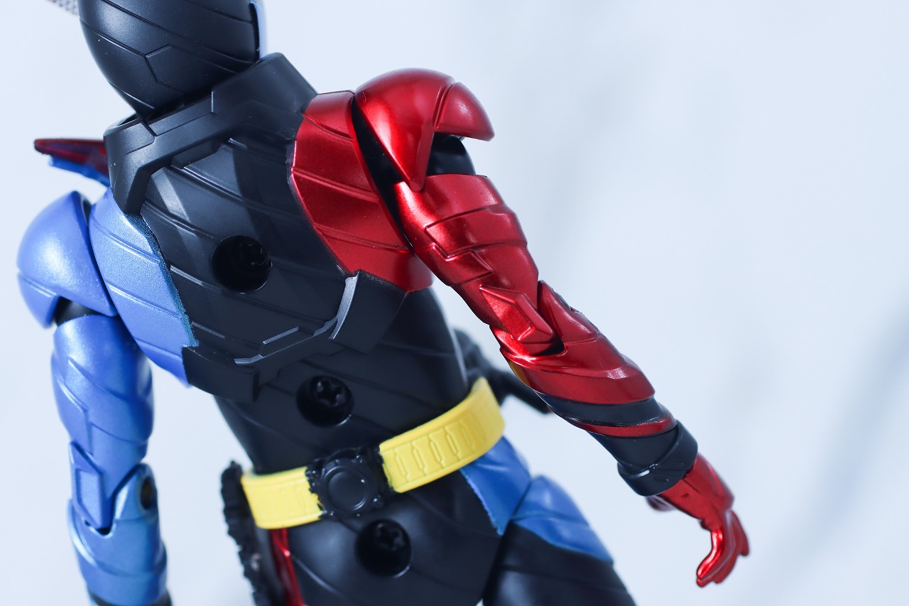 アクションフィギュア 仮面ライダービルド ラビットタンクフォーム レビュー 本体
