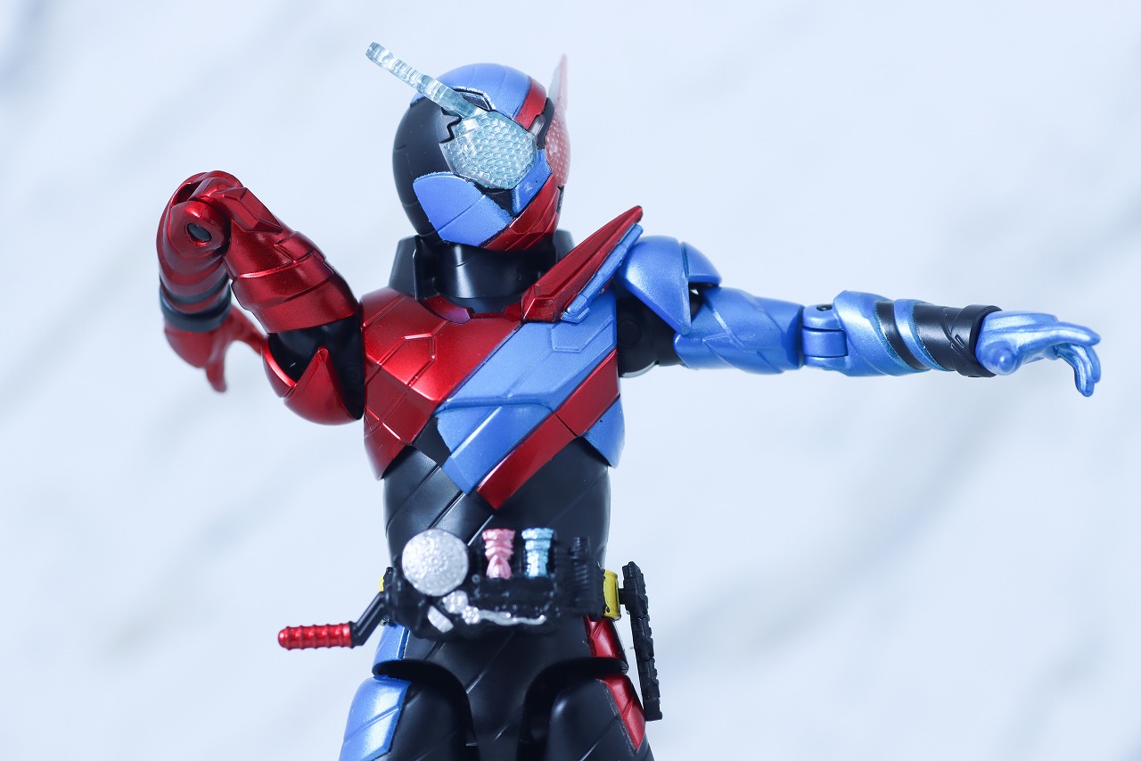 アクションフィギュア 仮面ライダービルド ラビットタンクフォーム レビュー 可動範囲