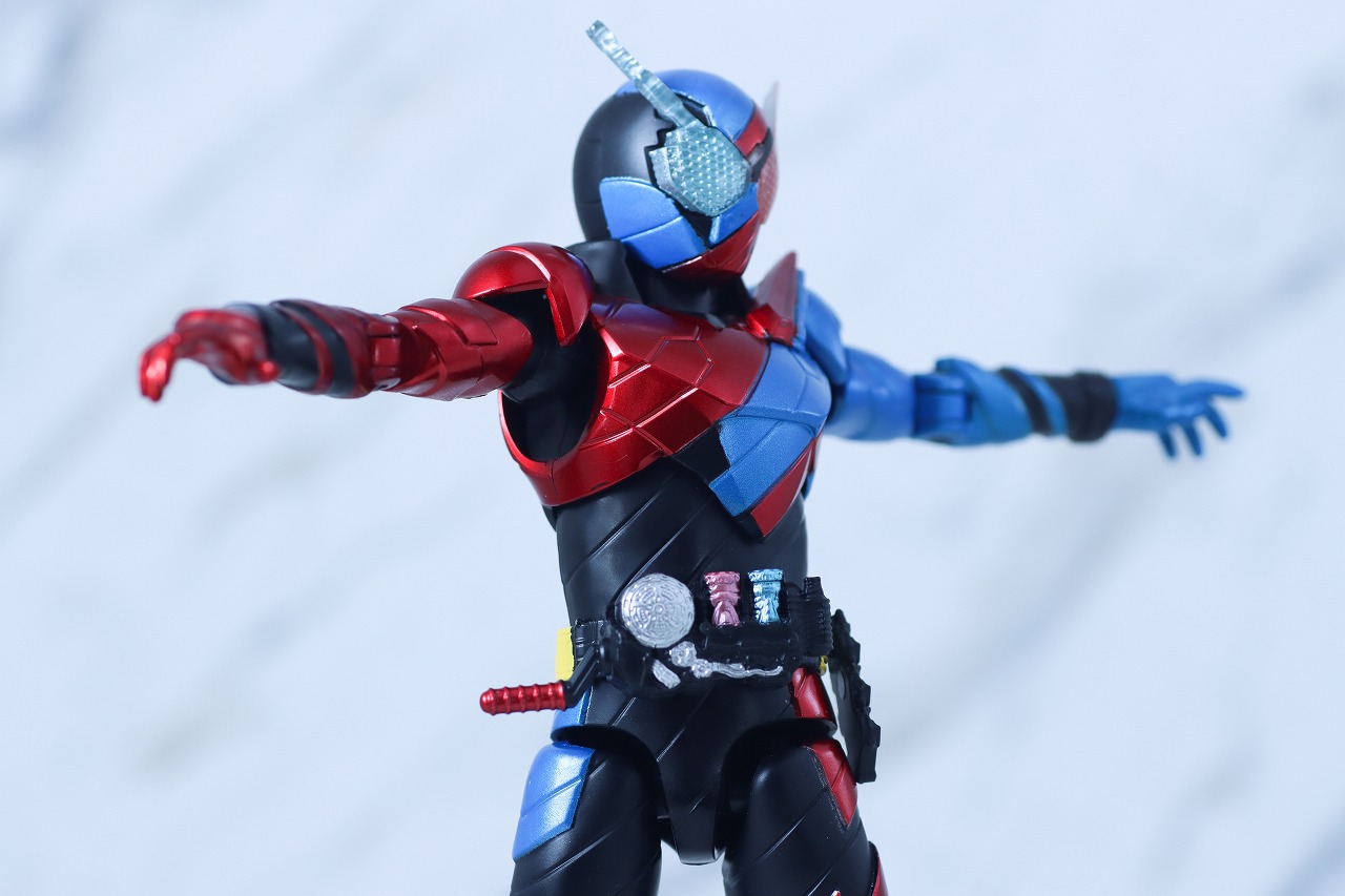 アクションフィギュア 仮面ライダービルド ラビットタンクフォーム レビュー 可動範囲