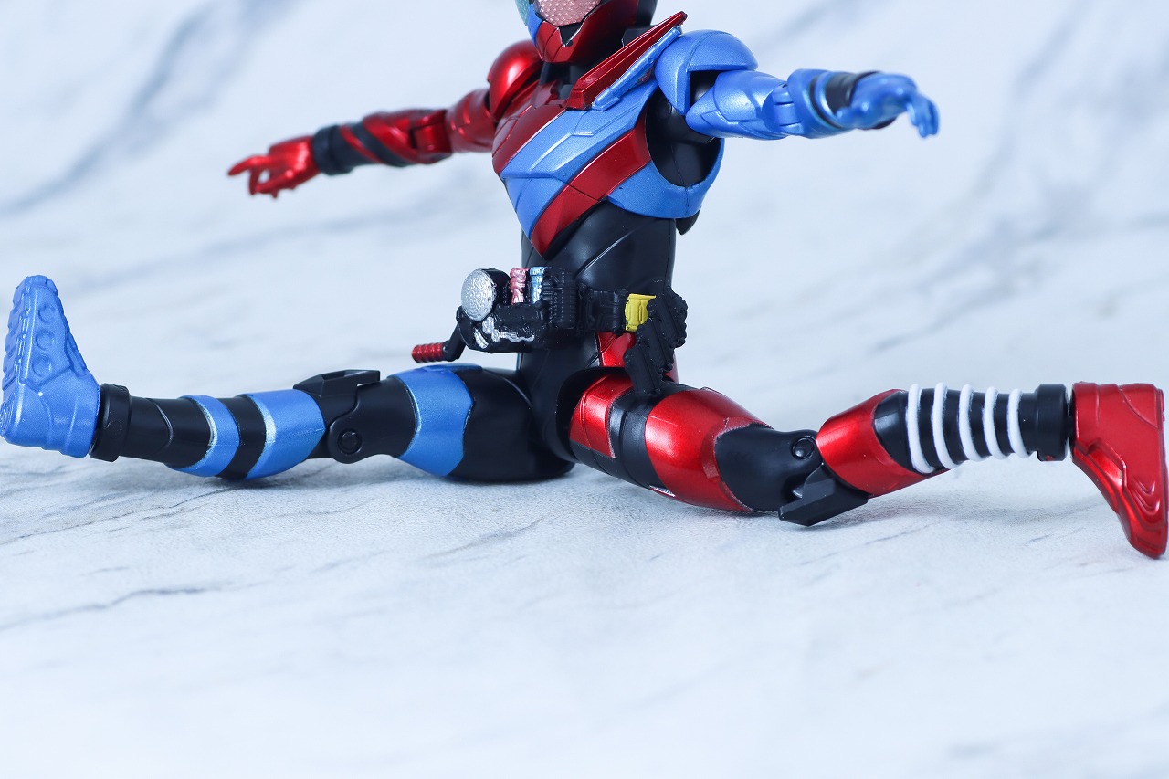 アクションフィギュア 仮面ライダービルド ラビットタンクフォーム レビュー 可動範囲