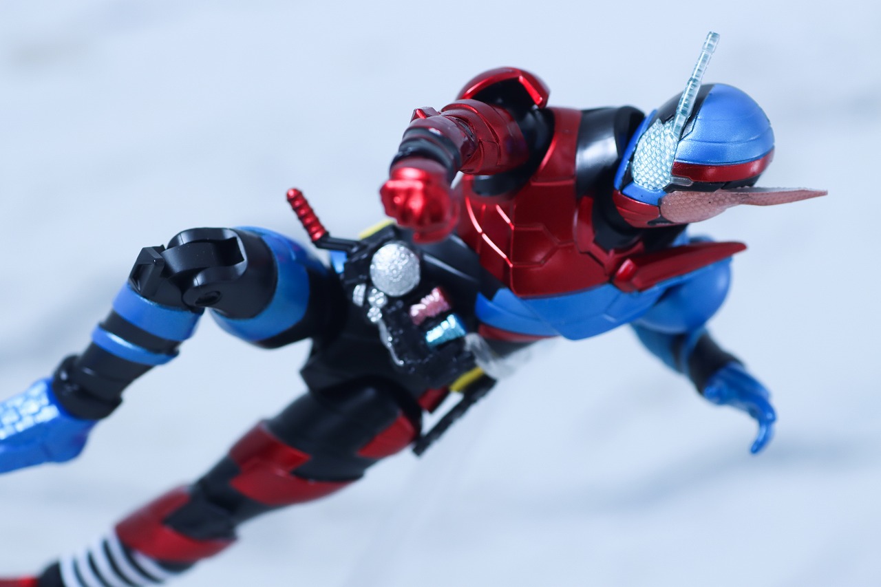 アクションフィギュア 仮面ライダービルド ラビットタンクフォーム レビュー アクション