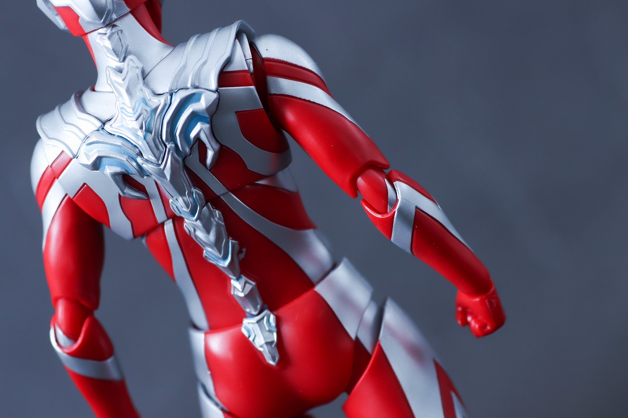 S.H.フィギュアーツ ウルトラマンオメガ レビュー 本体