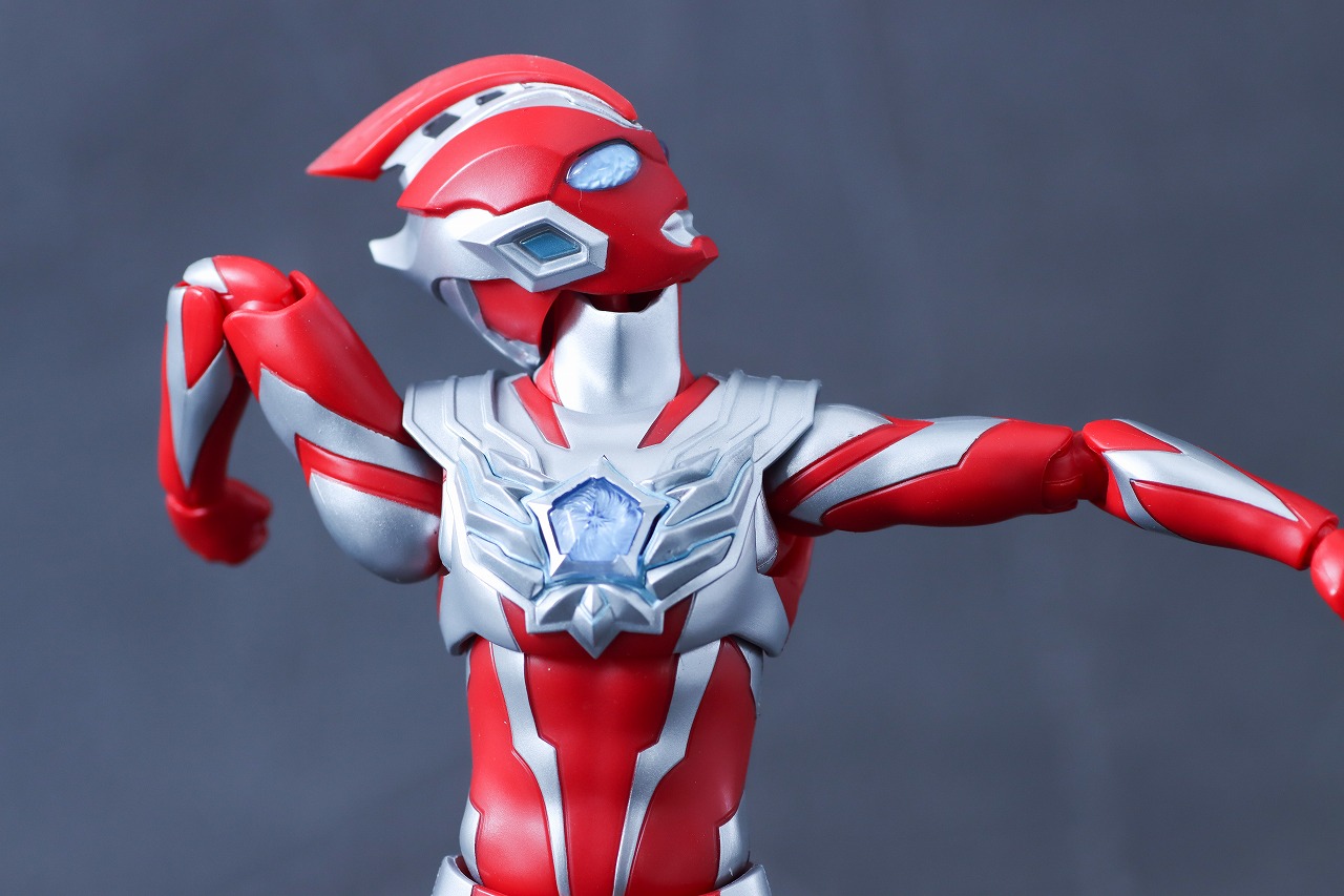 S.H.フィギュアーツ ウルトラマンオメガ レビュー 可動範囲