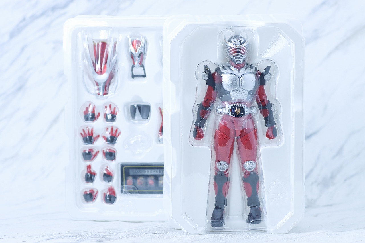 S.H.フィギュアーツ 真骨彫製法 仮面ライダー龍騎 レビュー パッケージ