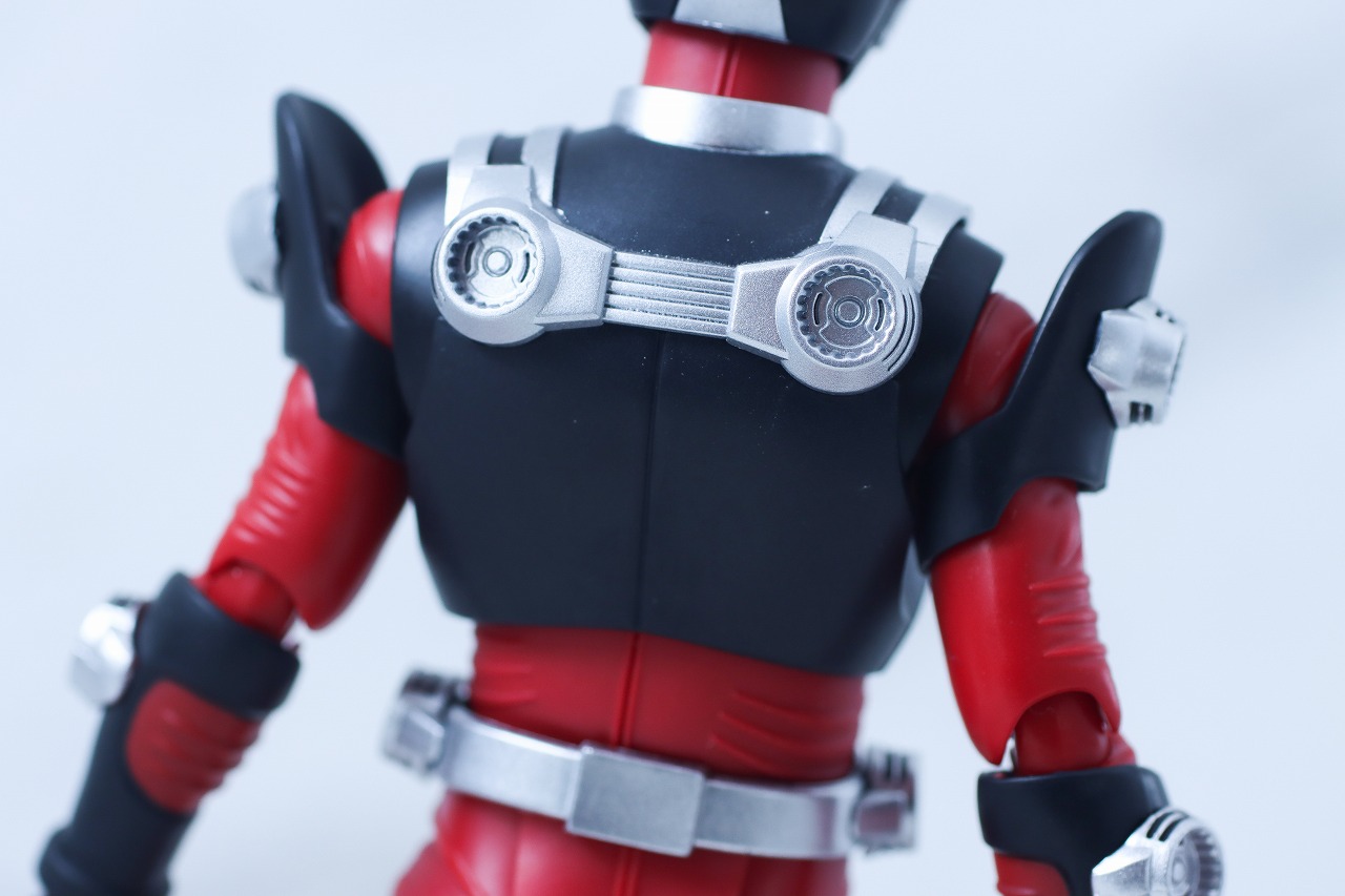 S.H.フィギュアーツ 真骨彫製法 仮面ライダー龍騎 レビュー 本体