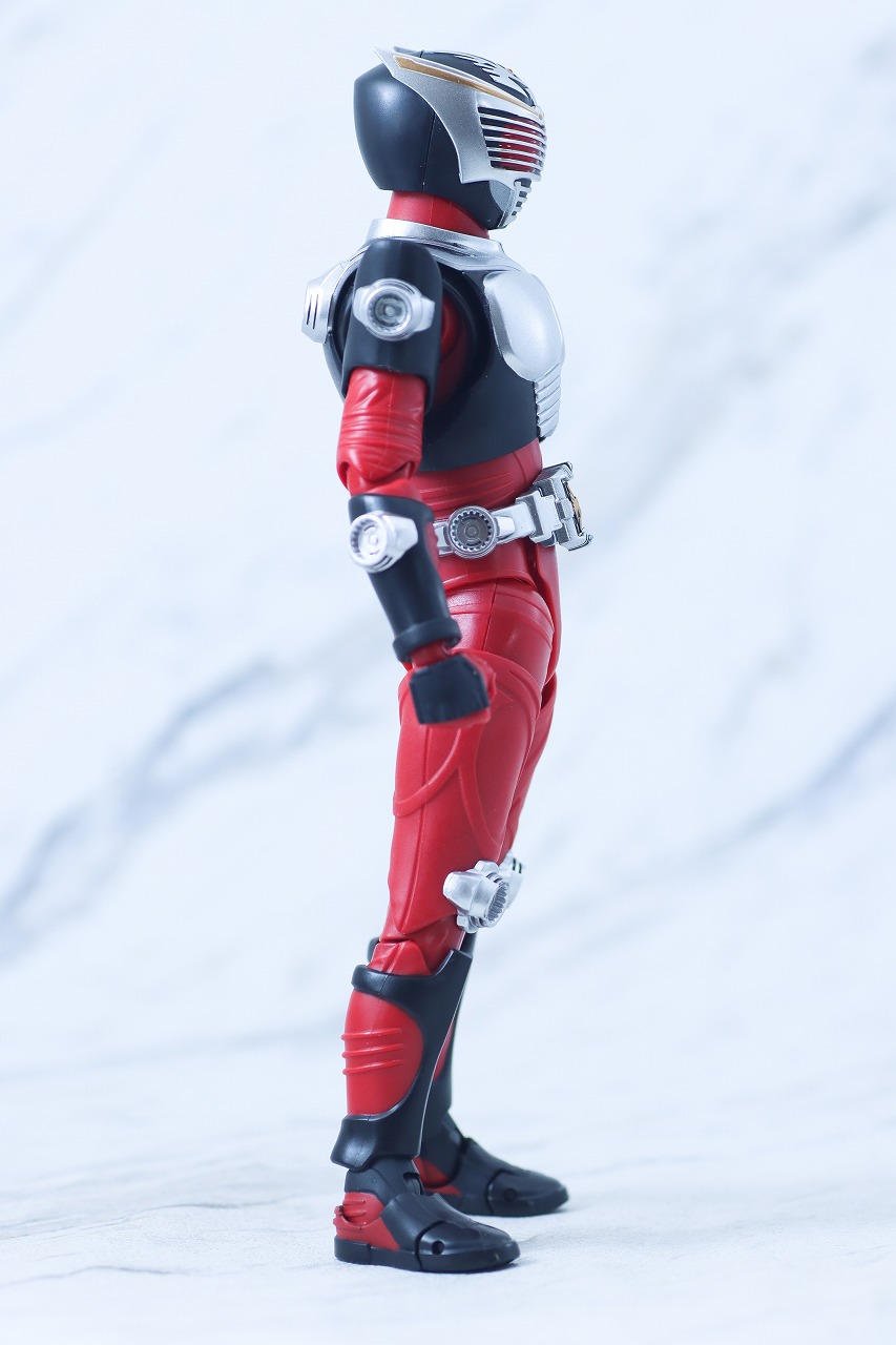 S.H.フィギュアーツ 真骨彫製法　仮面ライダー龍騎　レビュー　本体