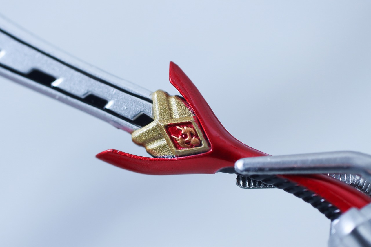 S.H.フィギュアーツ 真骨彫製法 仮面ライダー龍騎 レビュー 付属品 ドラグセイバー