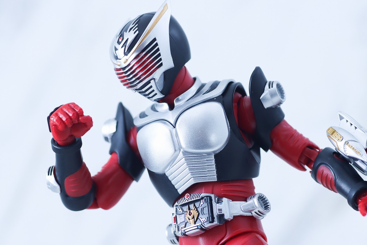 S.H.フィギュアーツ 真骨彫製法 仮面ライダー龍騎 レビュー アクション