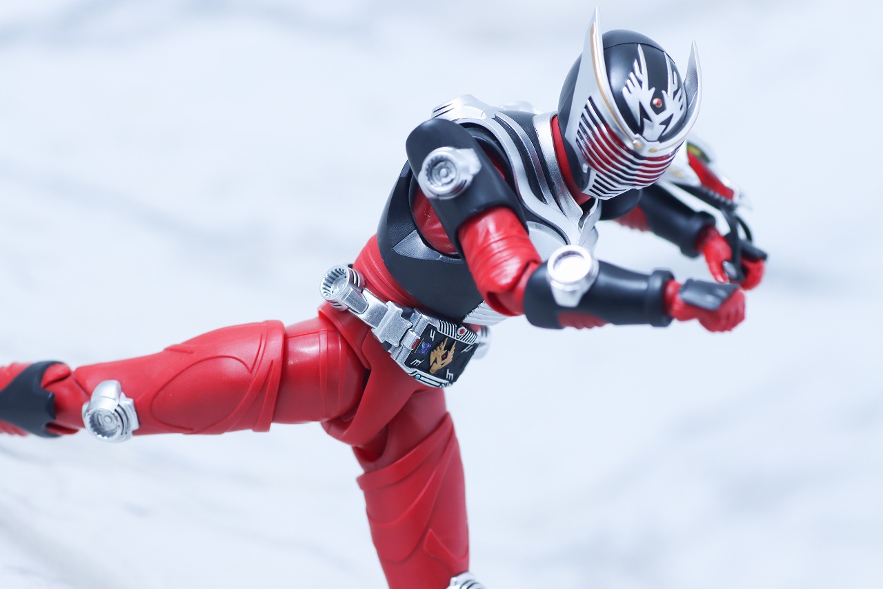 S.H.フィギュアーツ 真骨彫製法 仮面ライダー龍騎 レビュー アクション