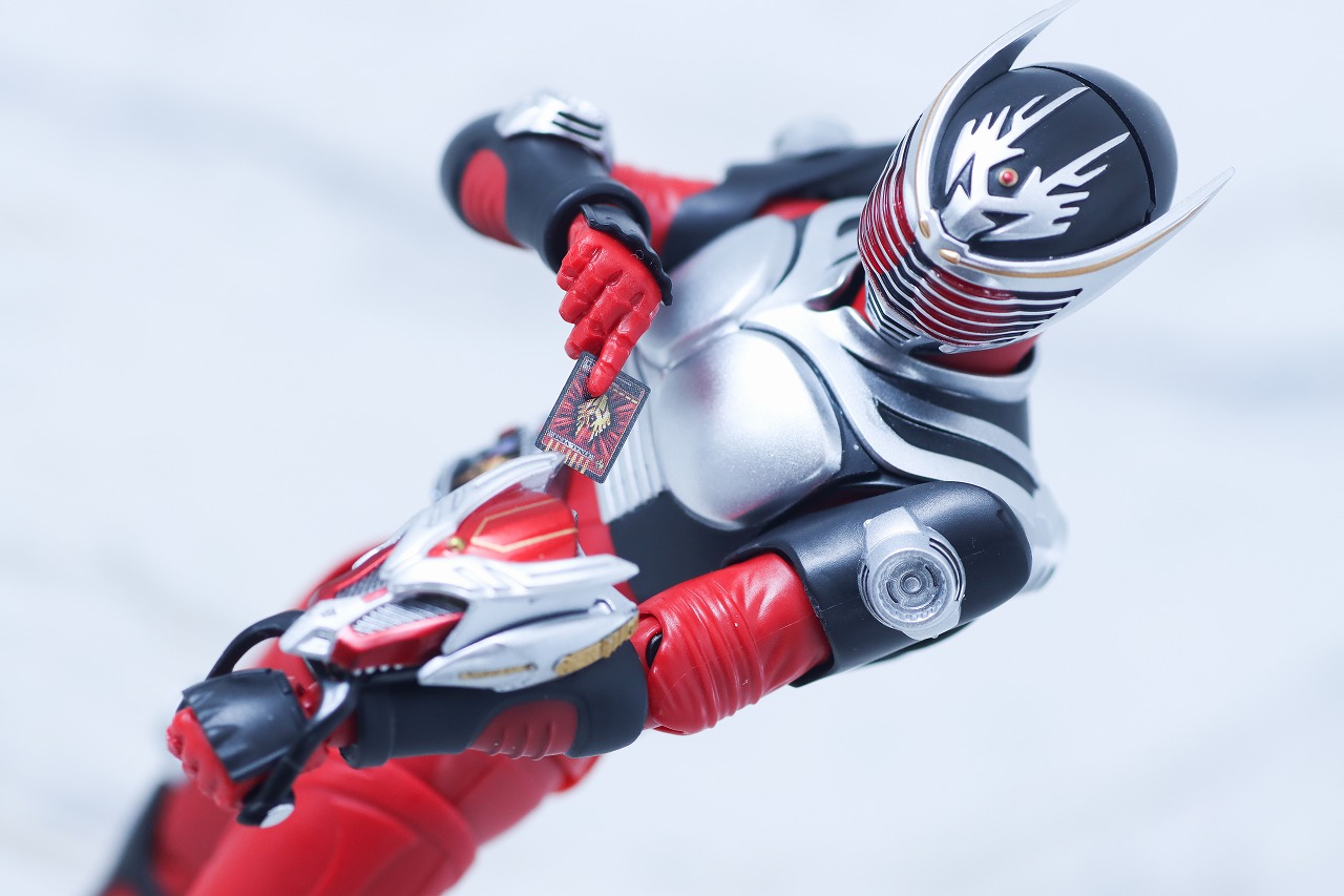 S.H.フィギュアーツ 真骨彫製法 仮面ライダー龍騎 レビュー アクション