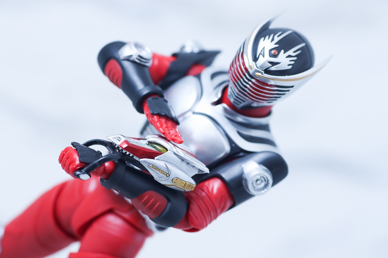 S.H.フィギュアーツ 真骨彫製法 仮面ライダー龍騎 レビュー アクション