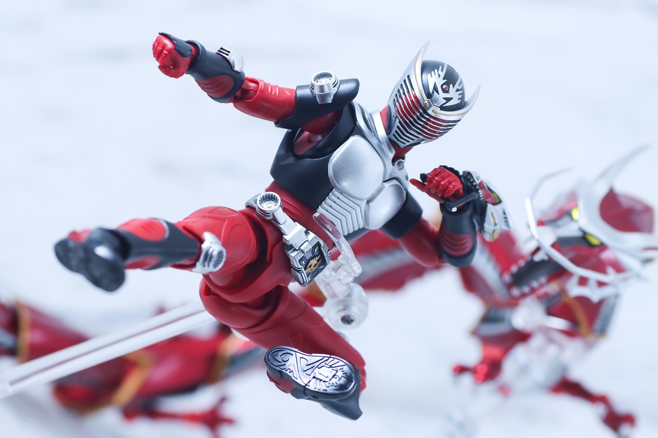 S.H.フィギュアーツ 真骨彫製法 仮面ライダー龍騎 レビュー アクション