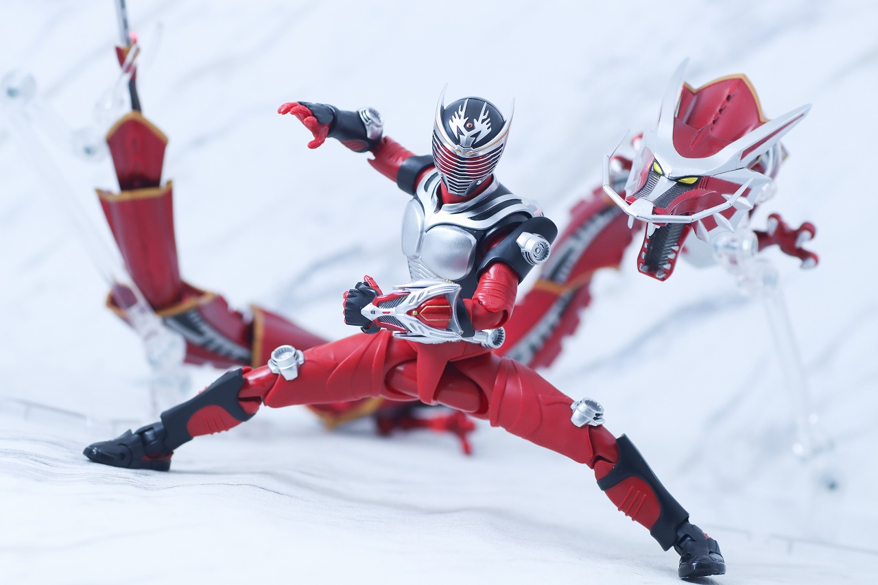 S.H.フィギュアーツ 真骨彫製法 仮面ライダー龍騎 レビュー アクション
