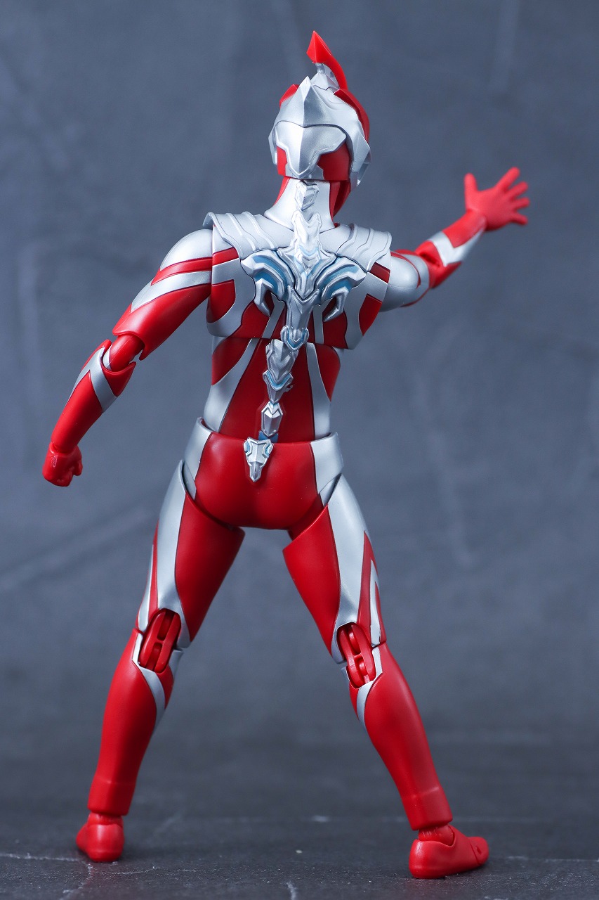 S.H.フィギュアーツ ウルトラマンオメガ レビュー 本体