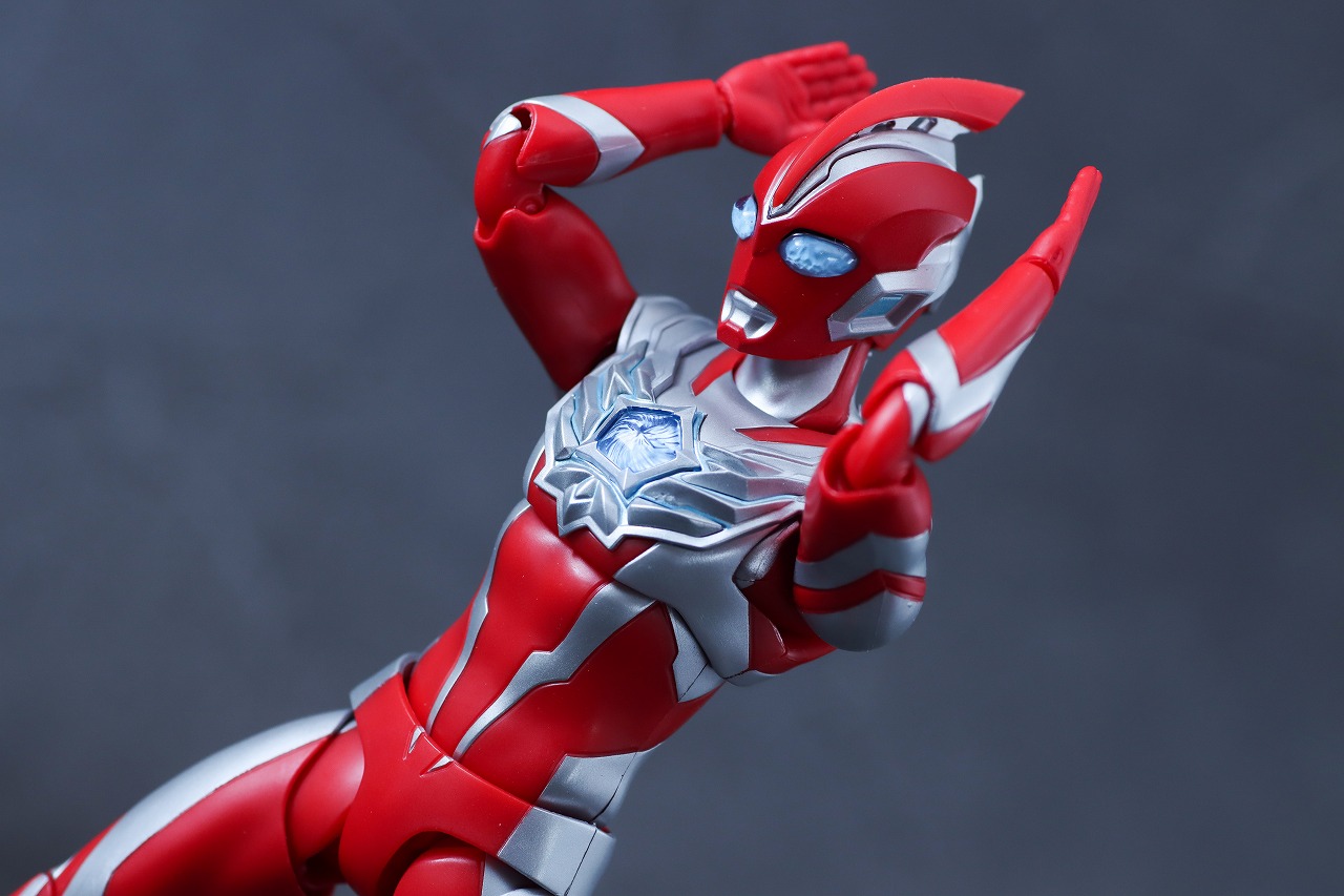 S.H.フィギュアーツ ウルトラマンオメガ レビュー アクション