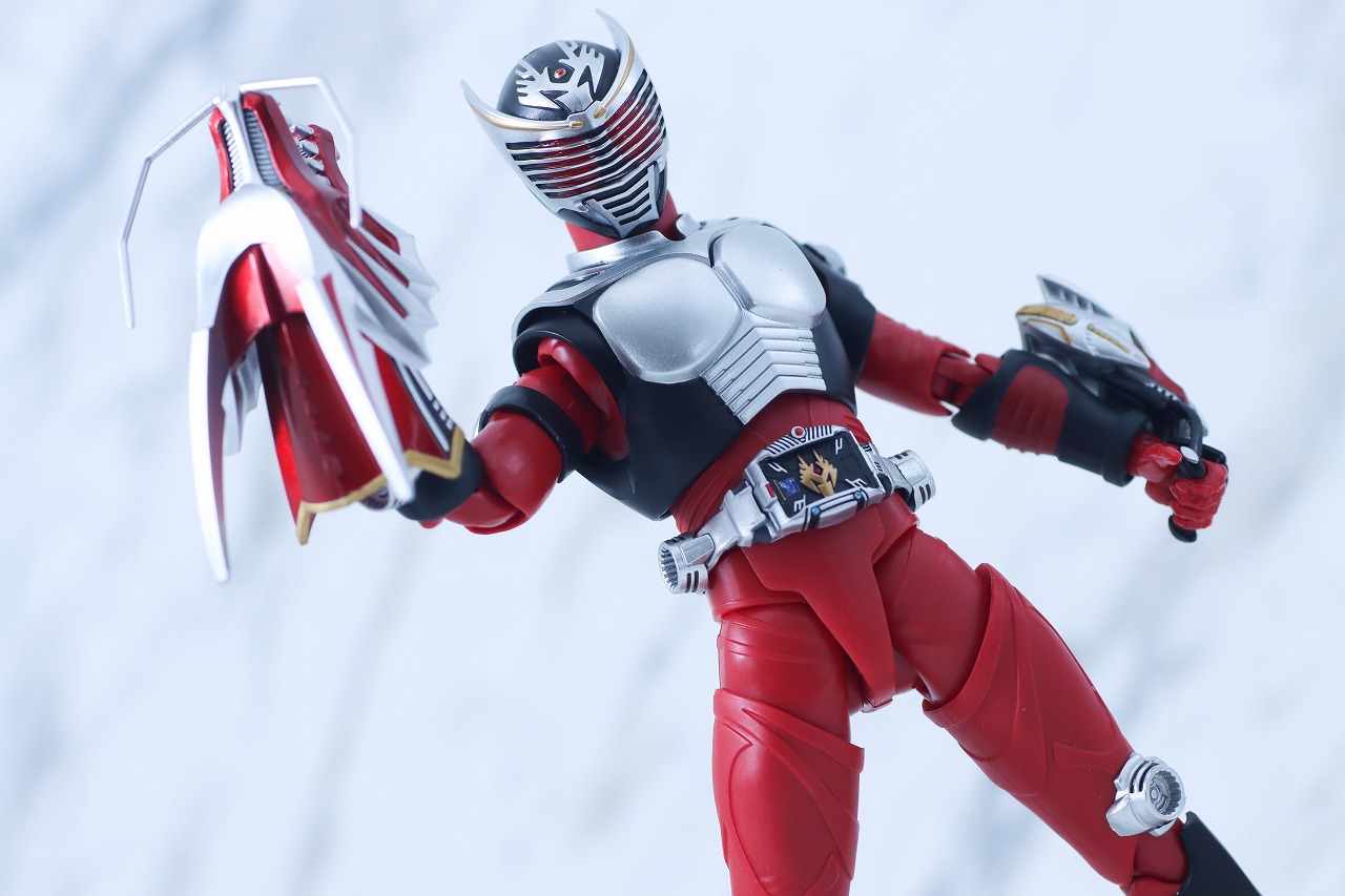 S.H.フィギュアーツ 真骨彫製法 仮面ライダー龍騎 レビュー アクション