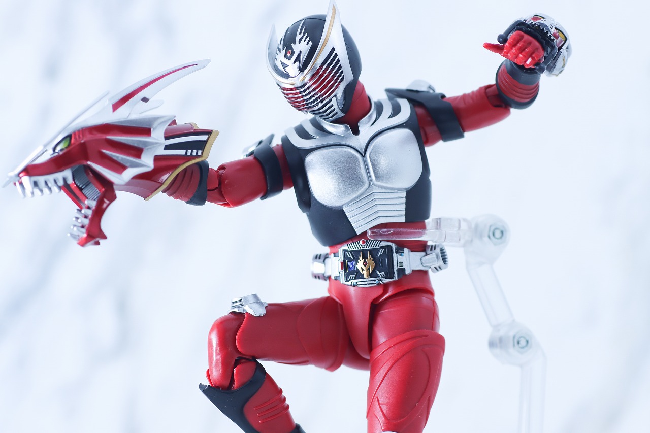 S.H.フィギュアーツ 真骨彫製法 仮面ライダー龍騎 レビュー アクション