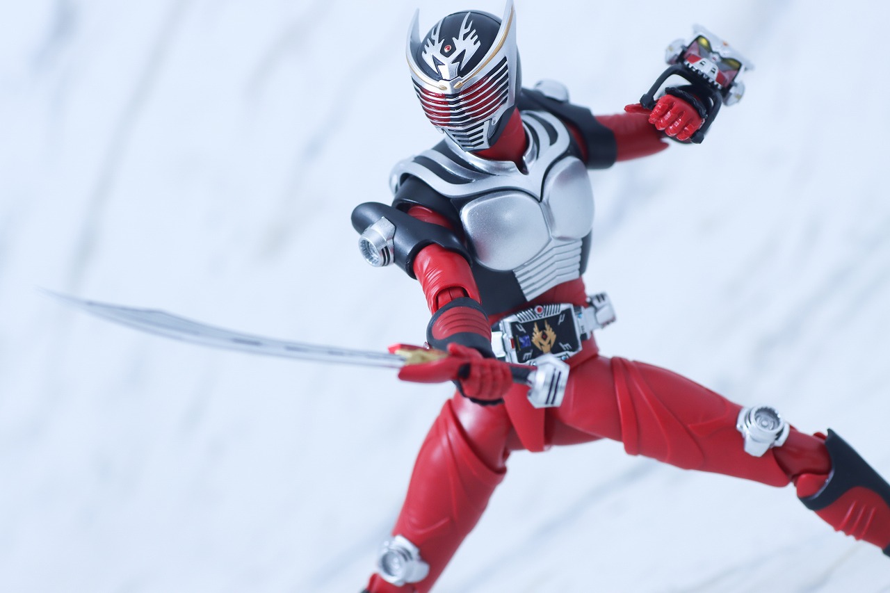 S.H.フィギュアーツ 真骨彫製法 仮面ライダー龍騎 レビュー アクション