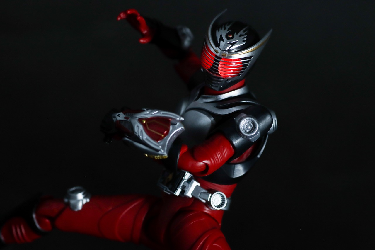 【お手軽実装】集光よりも簡単！？S.H.フィギュアーツ 真骨彫製法の仮面ライダー龍騎の複眼を光らせてみた！