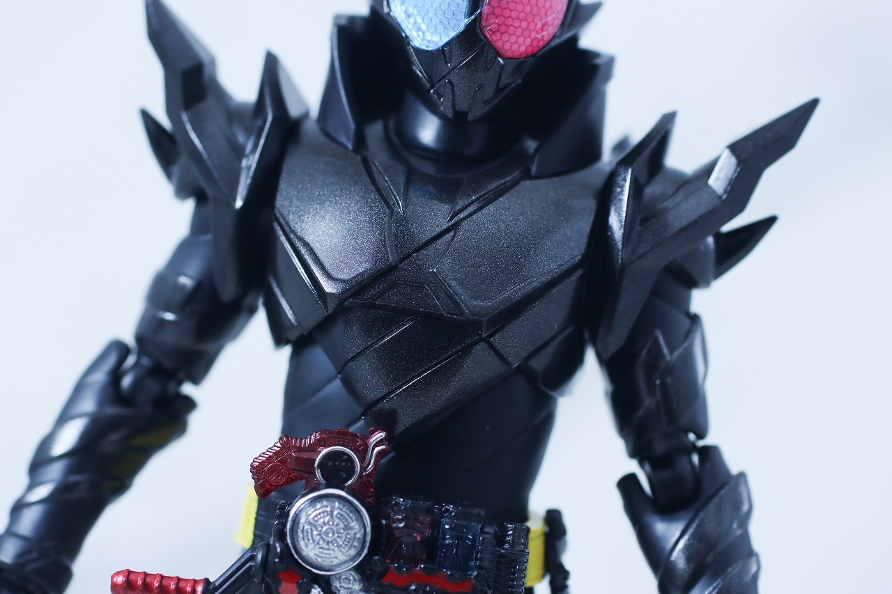 S.H.フィギュアーツ 仮面ライダービルド ラビットタンクハザードフォーム 平成ジェネレーション エディション レビュー 本体