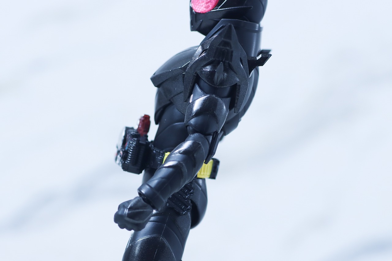 S.H.フィギュアーツ 仮面ライダービルド ラビットタンクハザードフォーム 平成ジェネレーション エディション レビュー 本体